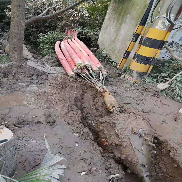 秀峰拖拉管